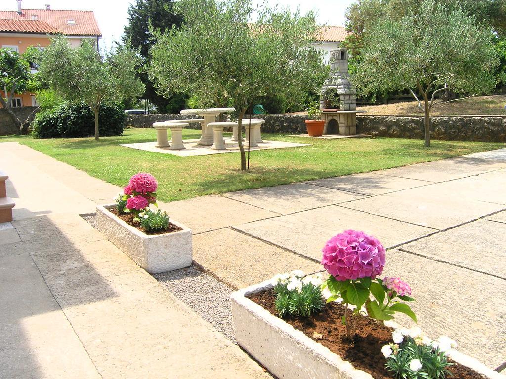 Apartments Elvira Krk Town Εξωτερικό φωτογραφία