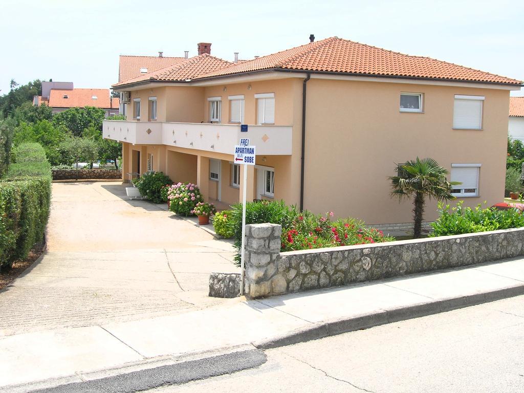 Apartments Elvira Krk Town Εξωτερικό φωτογραφία