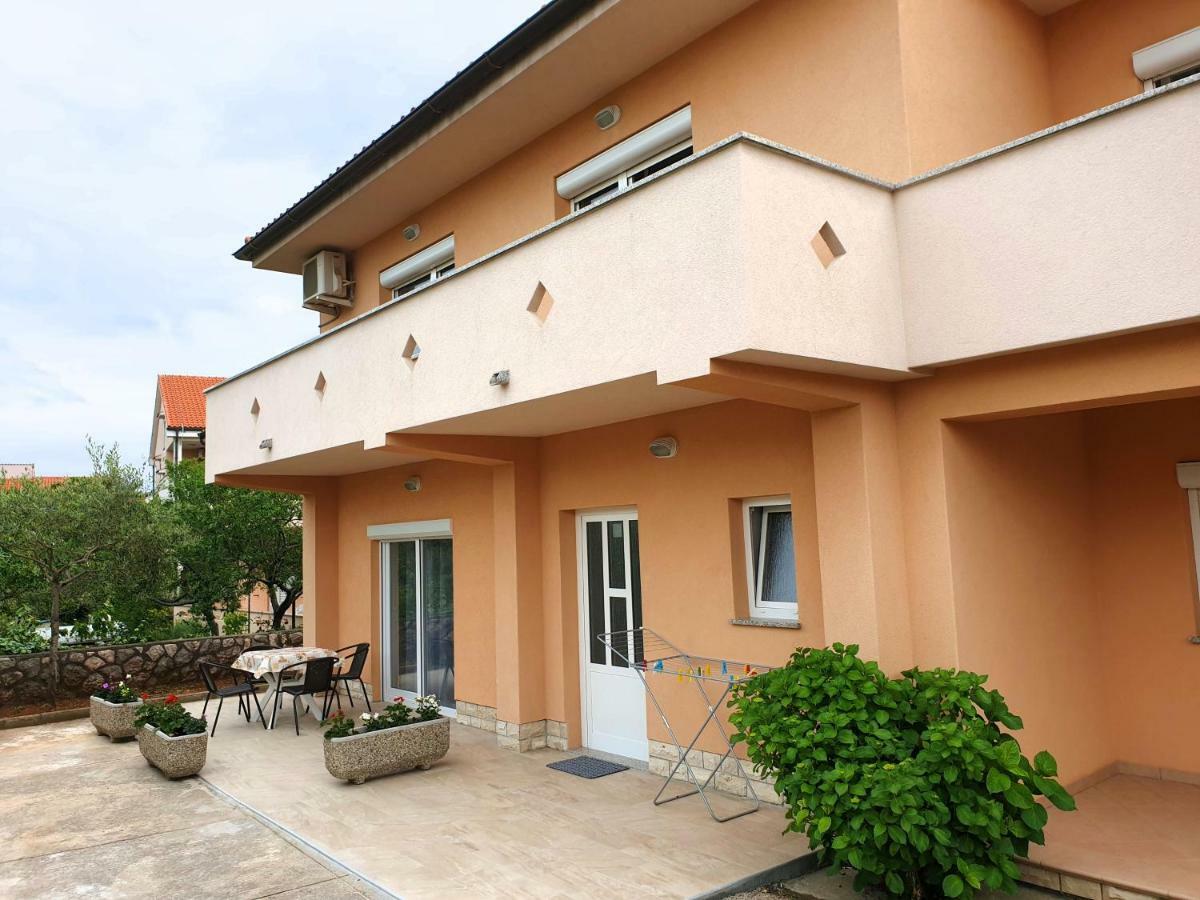Apartments Elvira Krk Town Εξωτερικό φωτογραφία